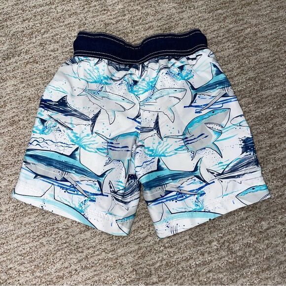 🏷️ 5 for $25 - GYMBOREE Shark Shorts - Picture 6 of 7